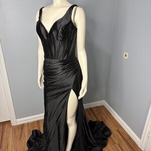 Elegant Black Evening Gown